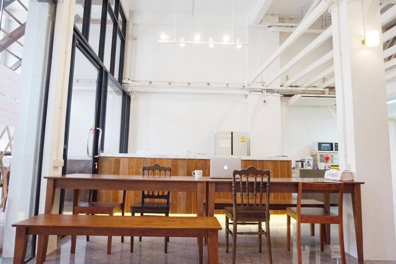Boon Street Hostel Bangkok Exterior foto